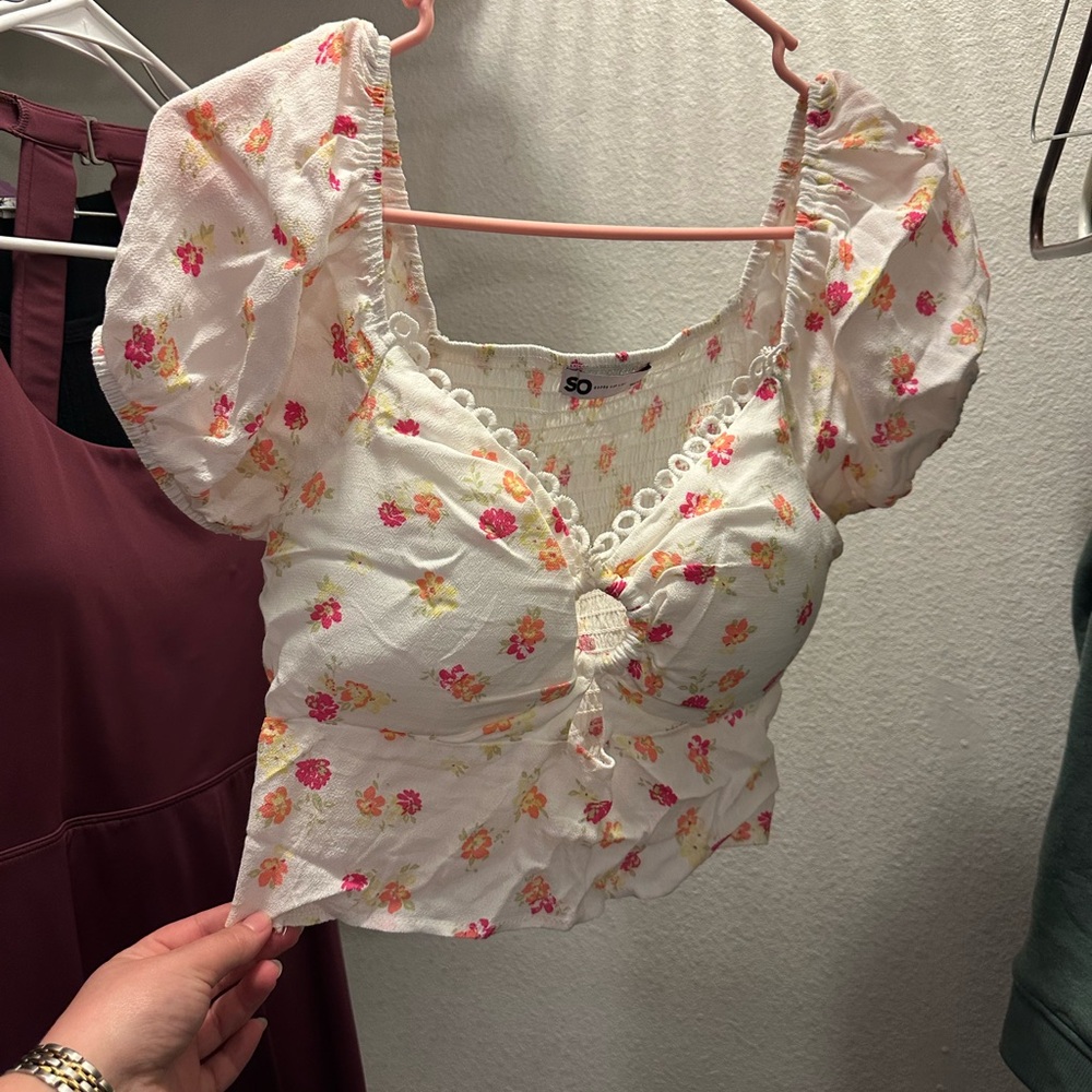SO White Puff Sleeve Crop Blouse